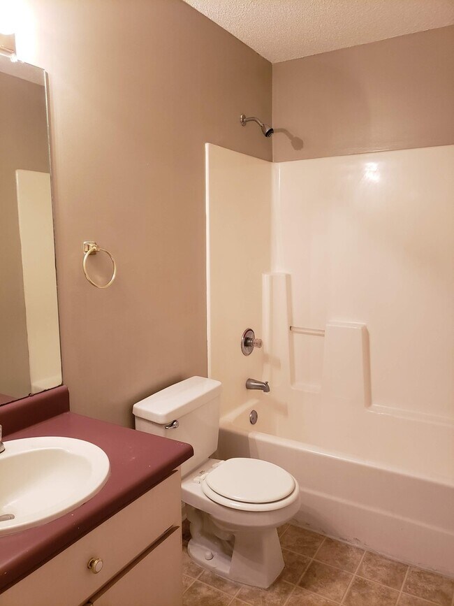 Building Photo - 3 BR/3BA Located in the Heart of Rincon