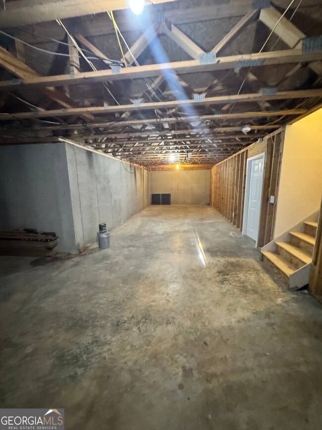 Building Photo - 39 Royal Oaks Ln
