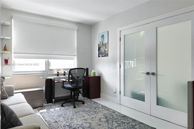 Building Photo - 1950 S Ocean Dr