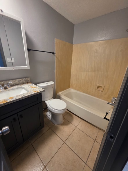 Building Photo - 7819 Sail St