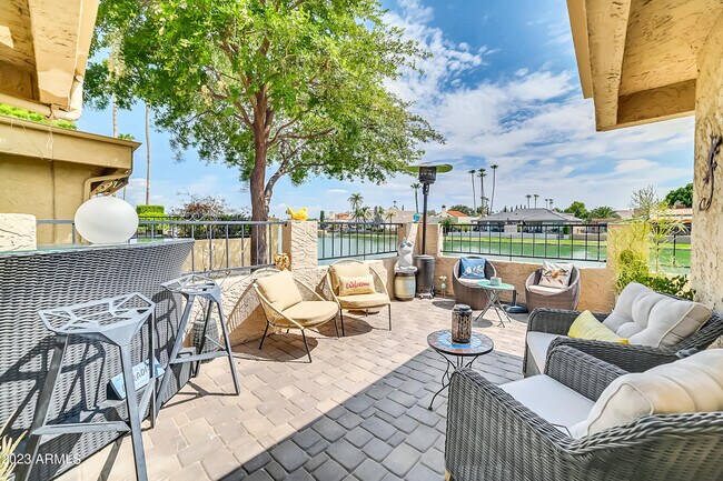 Building Photo - 8161 E Del Cuarzo Dr