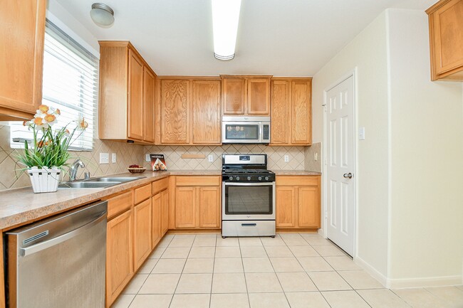 Building Photo - 1905 Creek Run Dr