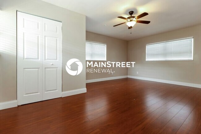 Building Photo - 4 Bedroom Pet-Friendly Home in Palm Harbor...