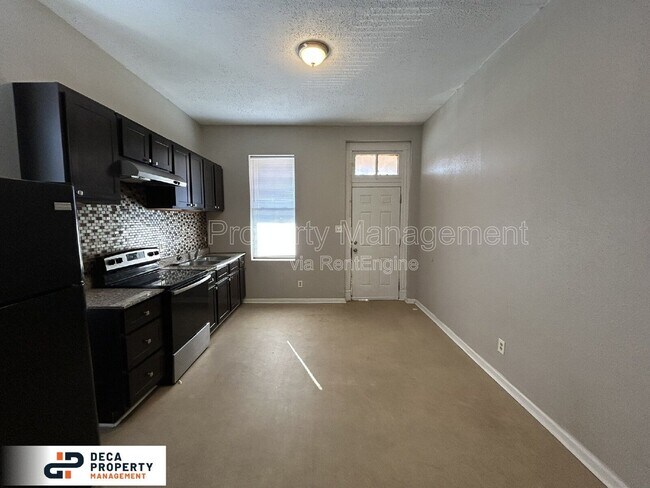 Building Photo - 2700 Chippewa St