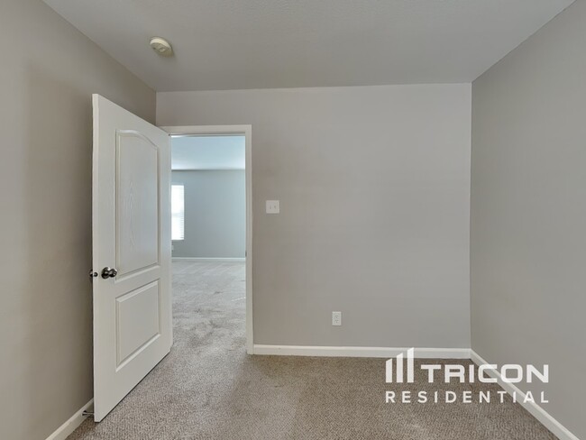 Building Photo - 6153 Salamander Run Ln