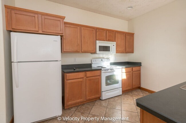 Building Photo - M140