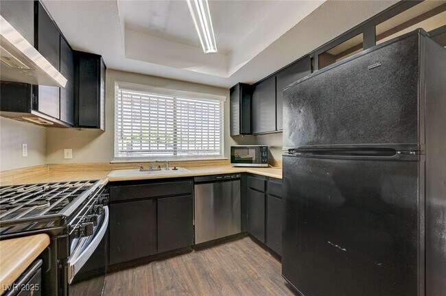 Building Photo - 4339 Spencer St