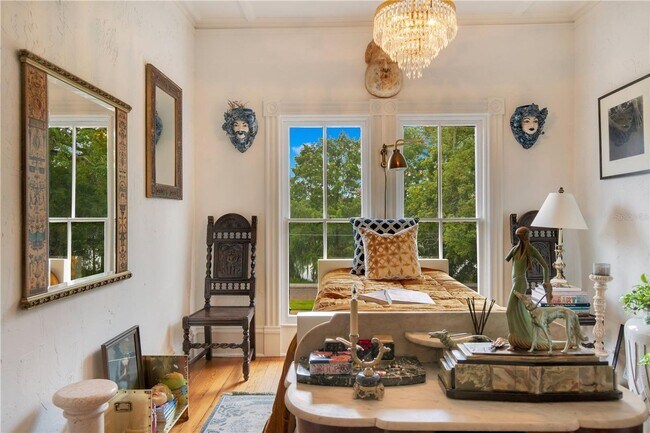 Building Photo - Queen Anne Victorian Estate