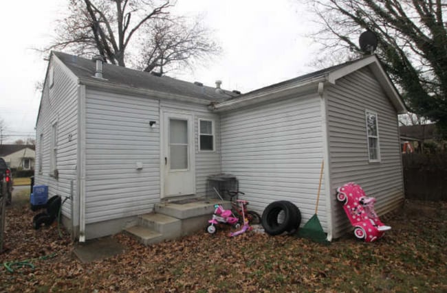 Building Photo - 1631 Longfield Ave