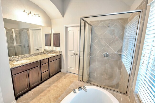 Building Photo - 2911 River Flower Ln