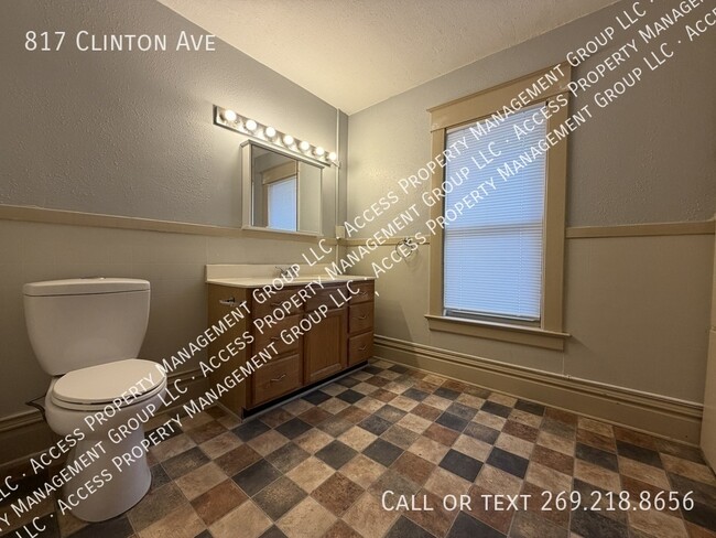 Building Photo - 817 Clinton Ave