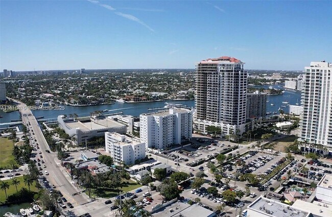 Building Photo - 200 S Birch Rd