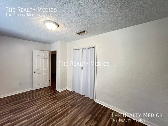 Building Photo - 1118 Tuskegee St