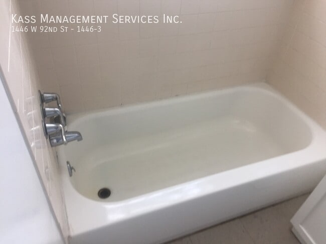 Building Photo - 1446 W 92nd St