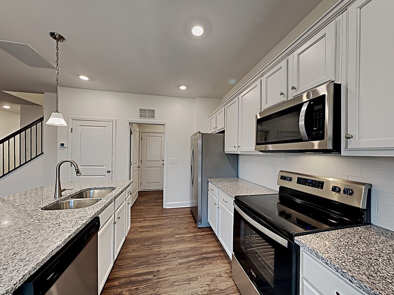 Building Photo - 3204 Brierhill Rd