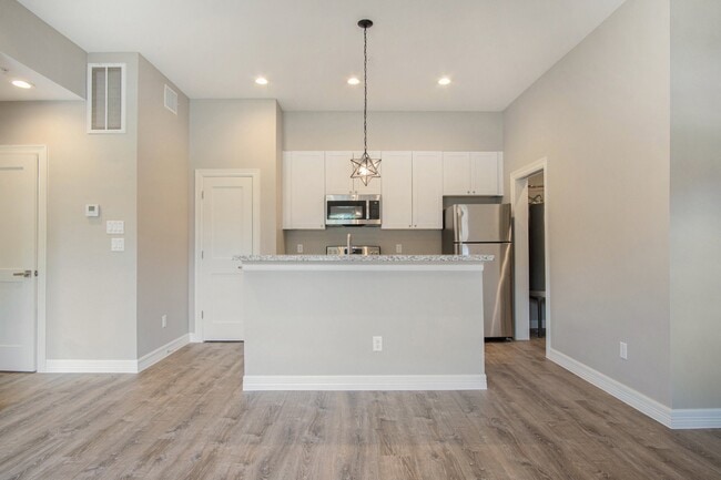 Building Photo - 5262 Ella Blvd