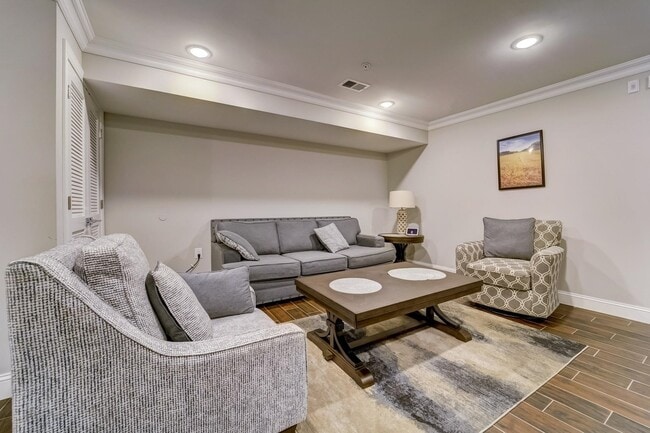 Building Photo - 2765 John F. Kennedy Blvd