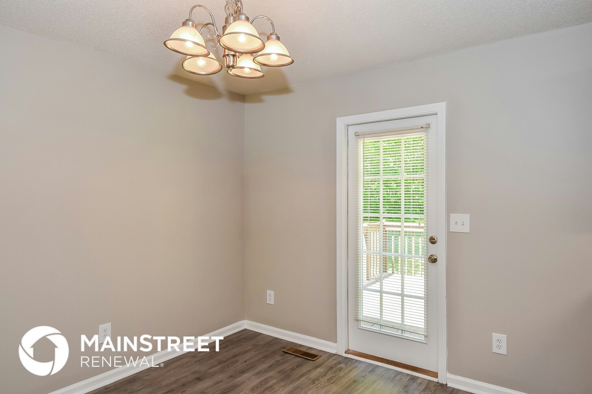 Building Photo - 522 Willow Creek Dr
