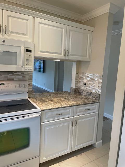 Building Photo - 5655 Via Delray Blvd