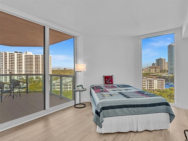 Building Photo - 3370 Hidden Bay Dr