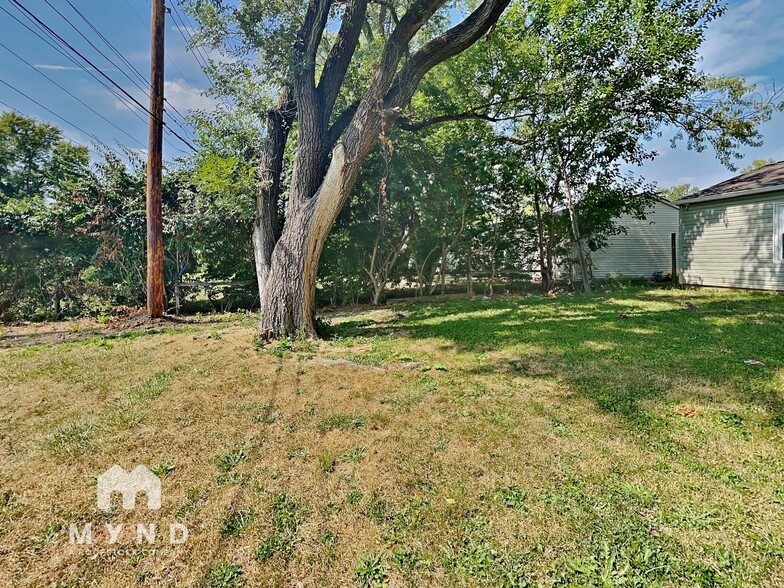 Building Photo - 6649 Meadowlark Dr