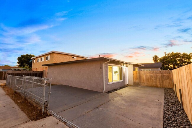 Building Photo - 1135 Florida St