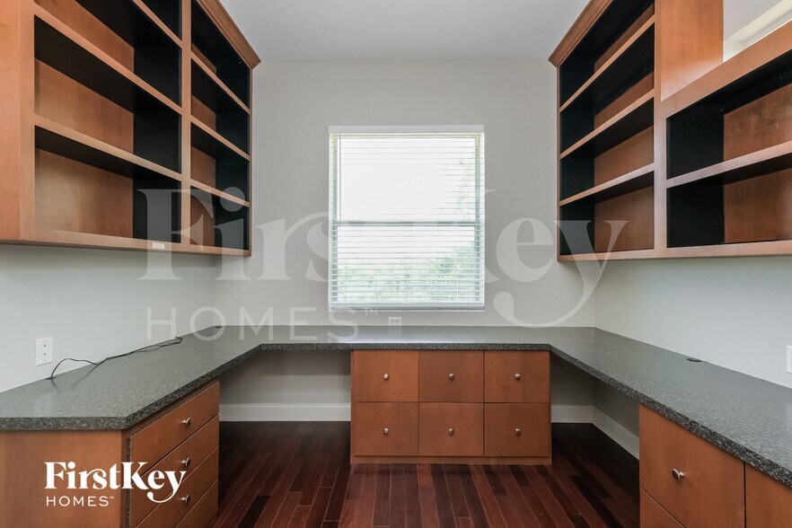 Building Photo - 520 Osprey Landing Dr