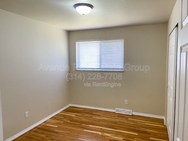 Building Photo - 4081 Esseldale Dr