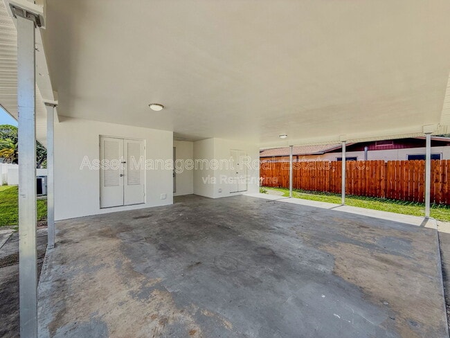 Building Photo - 474 93rd Ave N
