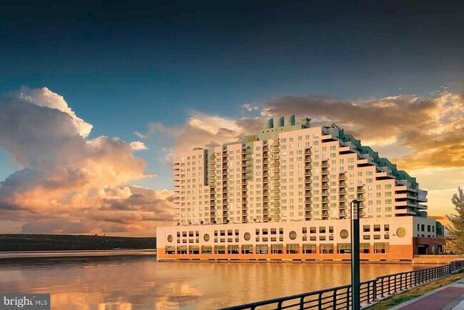 Primary Photo - 717 S Christopher Columbus Blvd