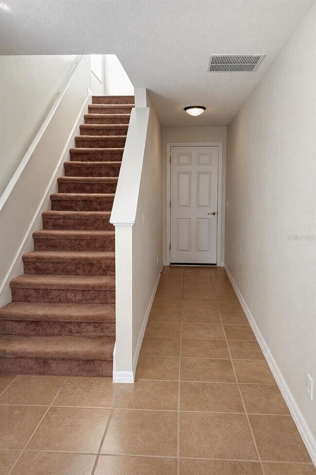 Building Photo - 1525 Cloverbay Ln