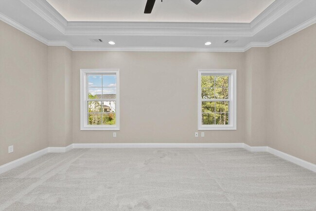 Building Photo - 565 River Oaks Ln