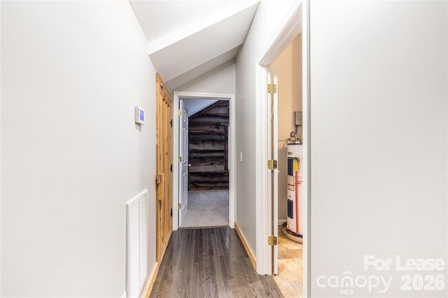 Building Photo - 123 E 2nd St