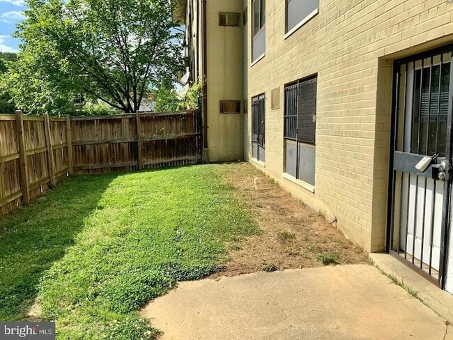 Building Photo - 3109 Naylor Rd SE