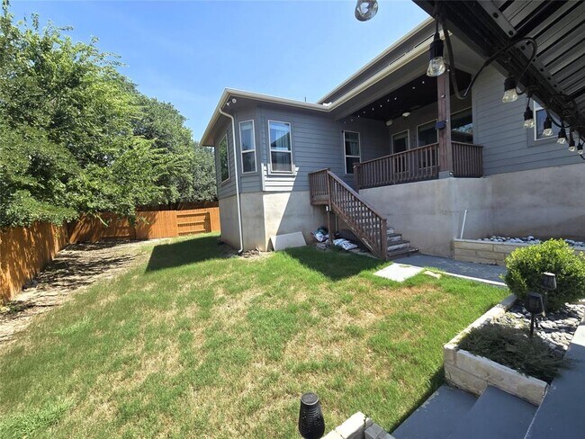 Building Photo - 340 Cross Timbers Dr