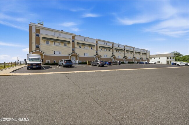 Building Photo - 448 Ocean Ave N