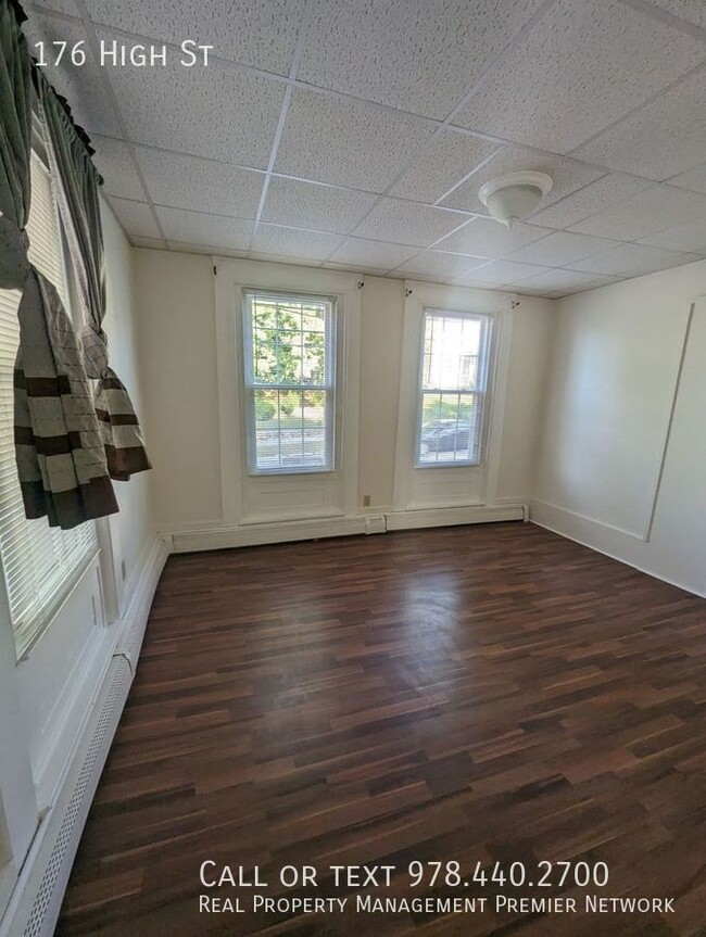 Building Photo - 3 Bedroom Available in Somersworth!