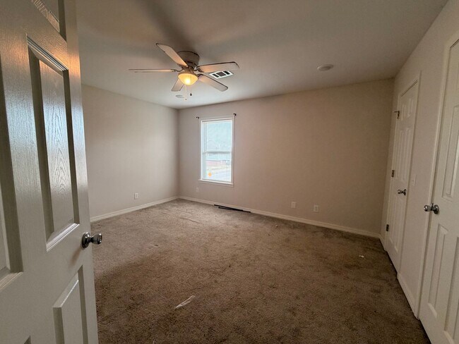 Building Photo - 1601 S Boston