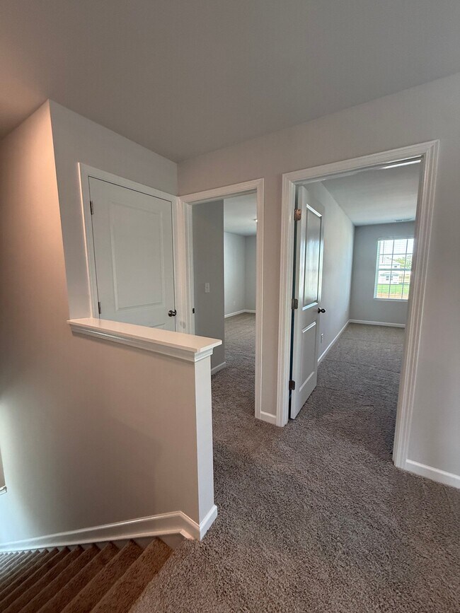 Building Photo - 4919 Sandringham Ln