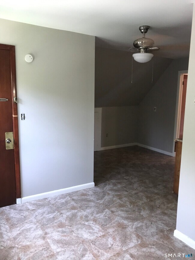 Building Photo - 52 Catherine St