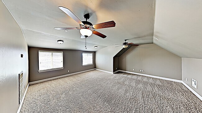 Building Photo - 4 Bedroom in Deer Creek Schools - Neighborhood Pool