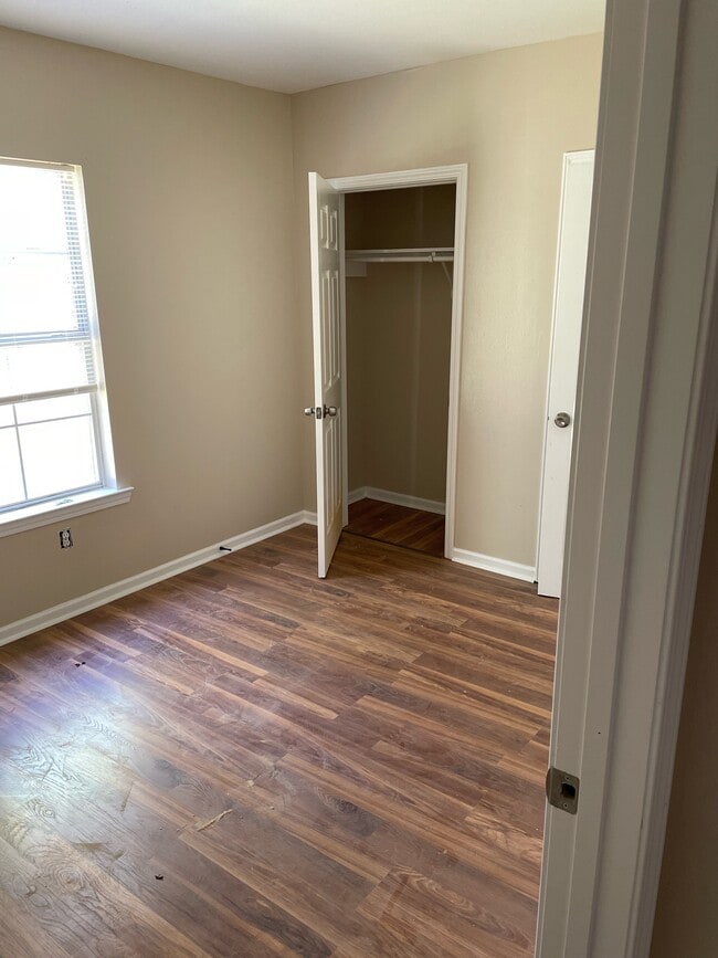 Building Photo - 1404 N 29th St