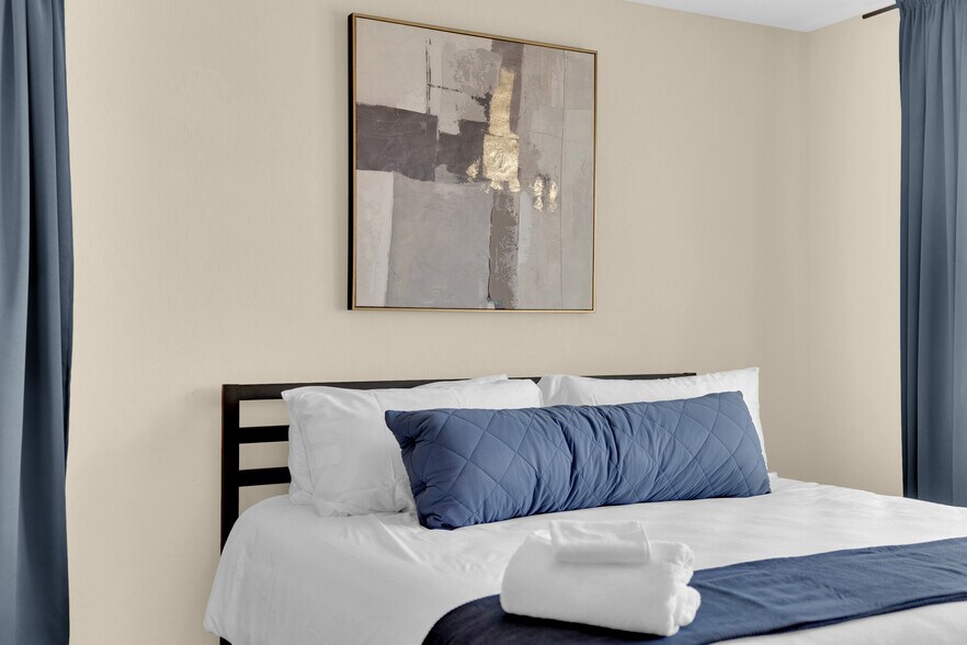 Building Photo - 7605 Finishing Touch Court