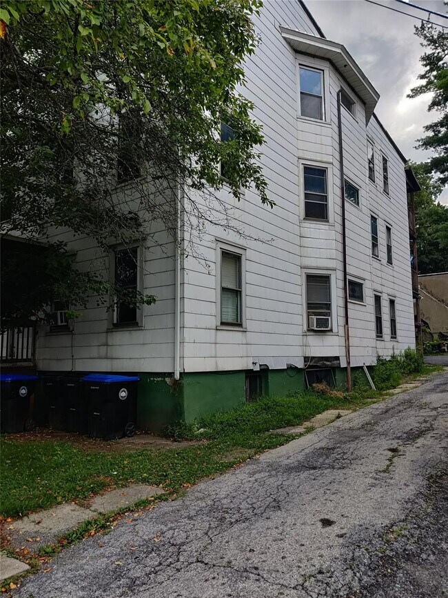Building Photo - 85 N Hamilton St