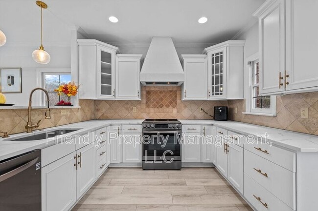 Building Photo - 812 Pisgah Church Rd