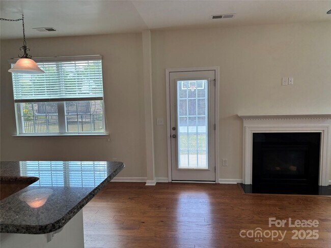 Building Photo - 78123 Rillstone Dr