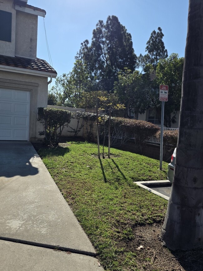 Building Photo - 10754 Westonhill Dr