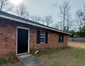 Building Photo - 1016 Jessamine Trail