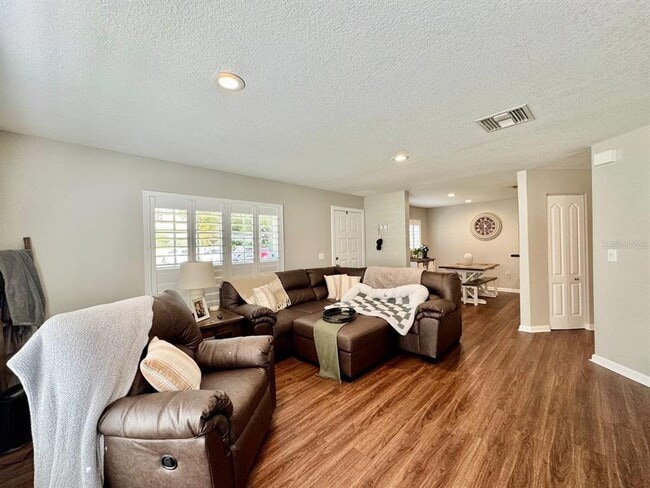 Building Photo - 2879 Thaxton Dr