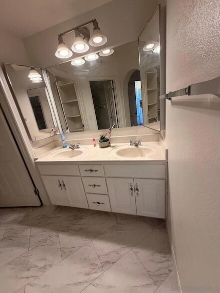 Building Photo - 2715 Lake Pointe Dr